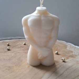 Swieca sojowa w ksztalcie ciala mezczyzny – romantyczny prezent na Walentynki - AtmosHome.pl