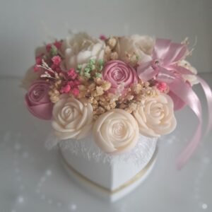 Candle Flower Box ze Świecami Sojowymi Zapachowymi - Róże i Serca